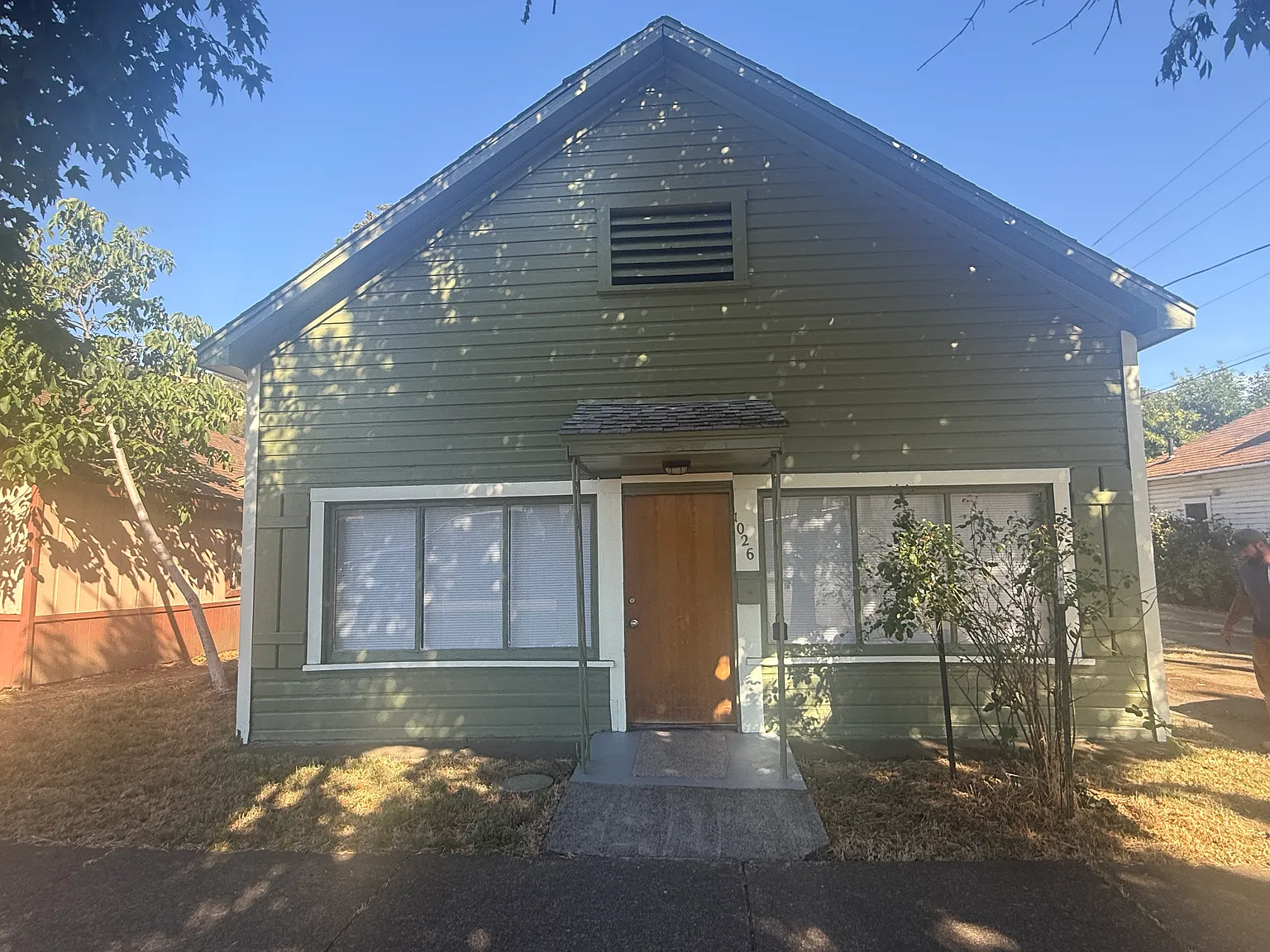 2 bed, $1,100 — Photo 1