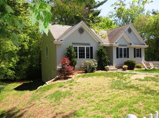 16 Lizotte Dr, Bellingham, MA 02019