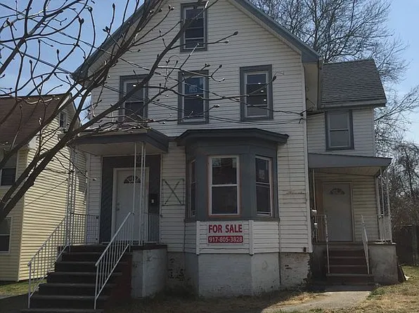 8 Trinity Pl, Staten Island, NY 10310