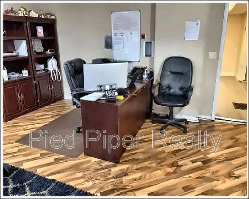 2 bed, 1.0 bath, 1312 sqft, $1,500 — Photo 3