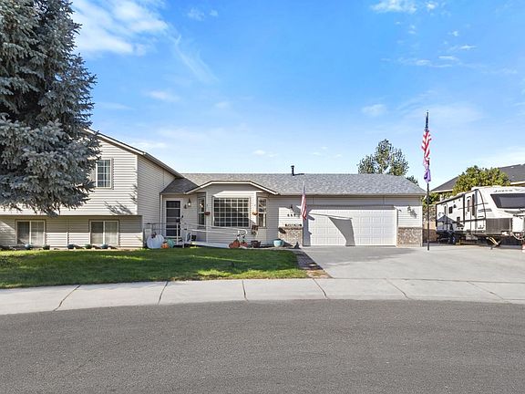 2nd image of 667 E Grouse Ct