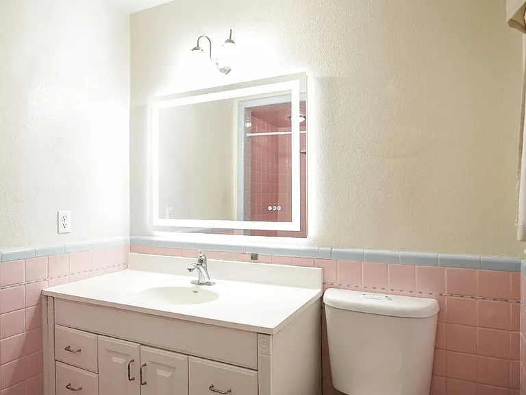 2622 W Summit Ave — Photo 21