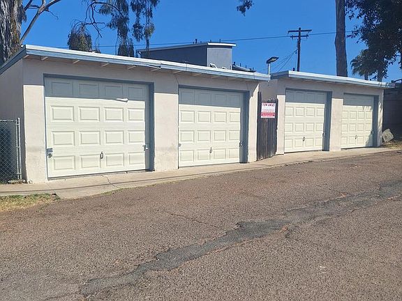 3rd image of 3820 Merrimac Ave