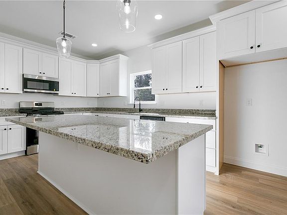 4th image of 2329 Caddy Dr
