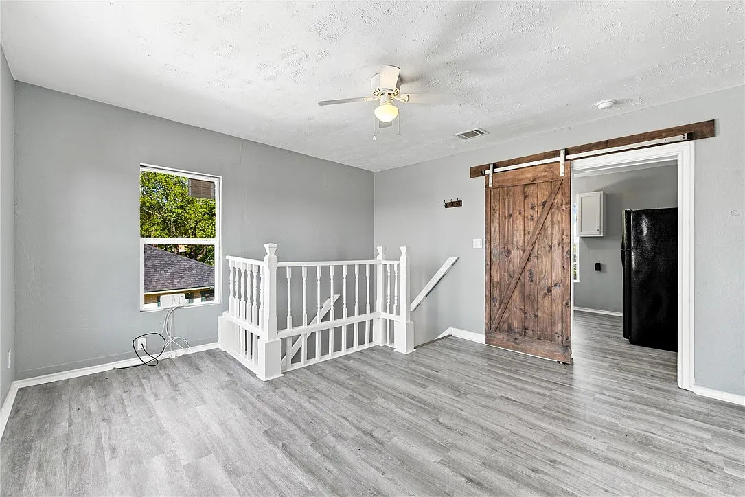 2 bed, 1.0 bath, 1536 sqft, $1,100 — Photo 3