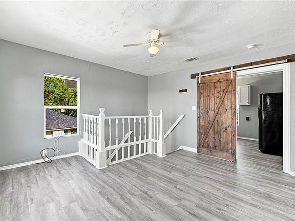 3rd image of 304 E 22nd St #B