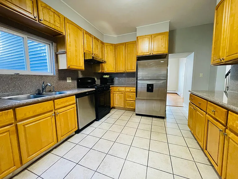 Photos were taken prior to the current tenancy.