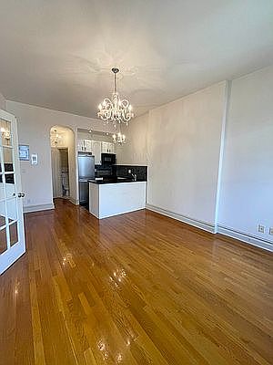 4th image of 27 W 70th St APT 2E