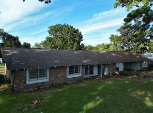 614 Pine Cir, Seabrook, TX 77586