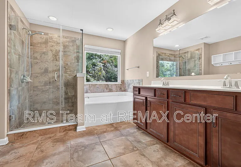 1572 Lenox Overlook Rd — Photo 38