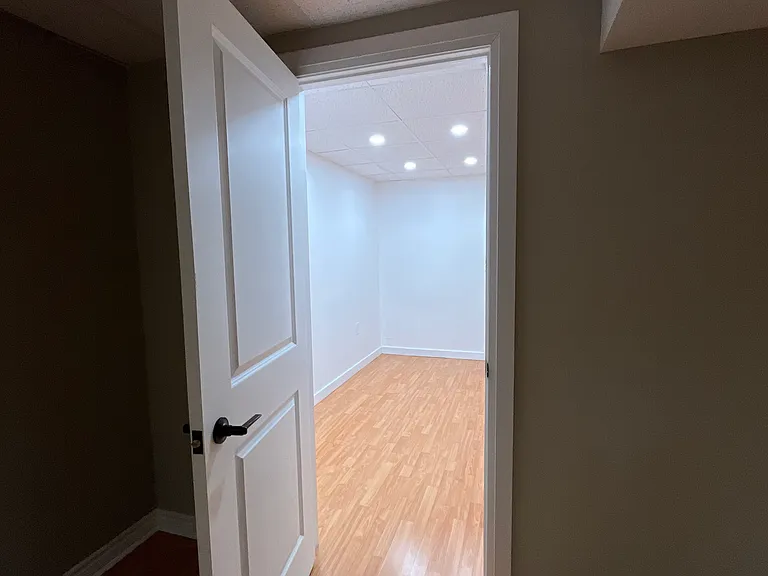 106 Blackthorn Dr #BASEMENT — Photo 7
