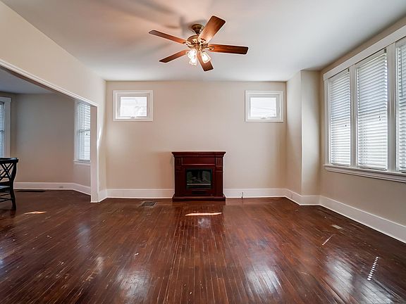 3rd image of 2328 Quatman Ave