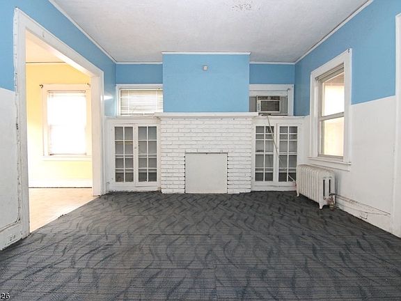4th image of 47 Newfield St