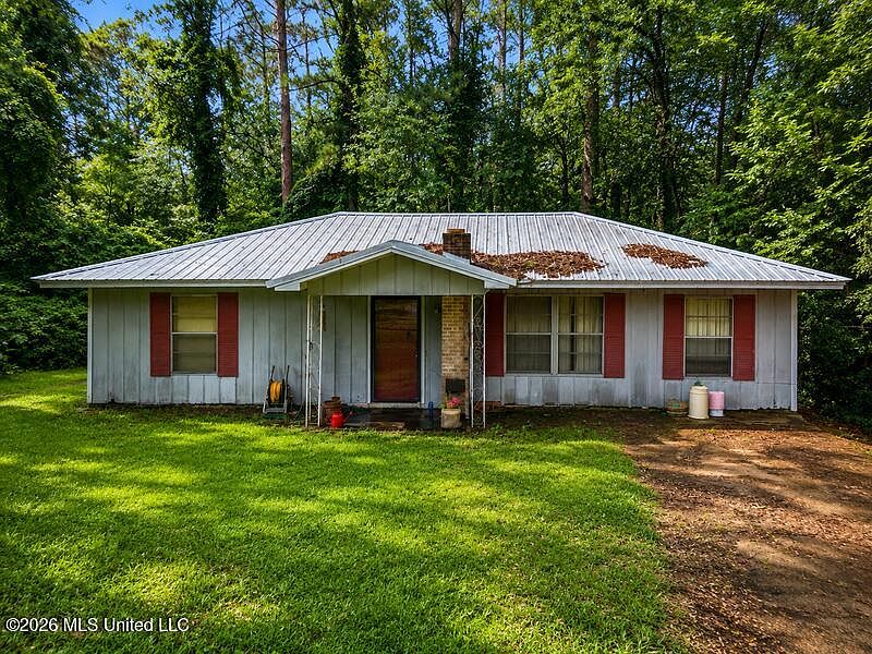 1st image of 313 E Dewey Camp Dr