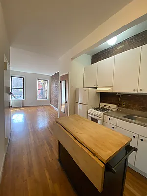 Rented by CMV Realty Inc. | media 5