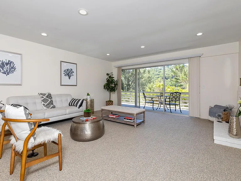 131 Ascot Ct #1 — Photo 4