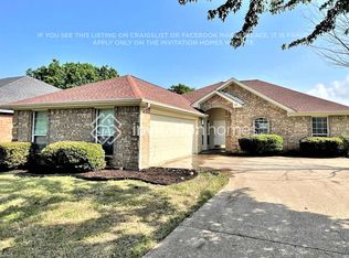 102 S Hampton Pl, Waxahachie, TX 75165