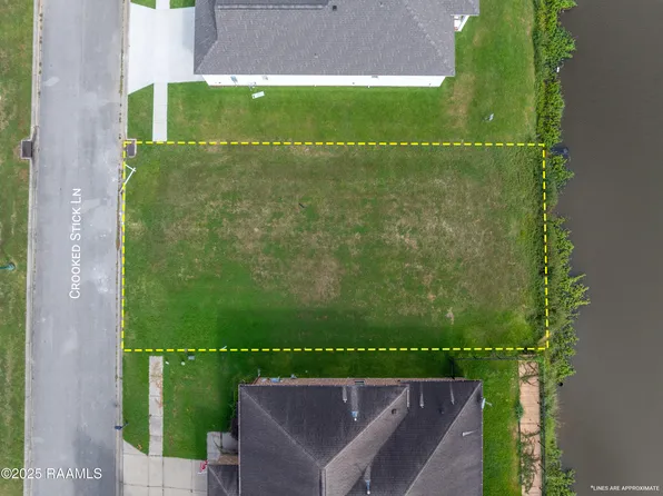 307 Crooked Stick Ln, Lafayette, LA 70506