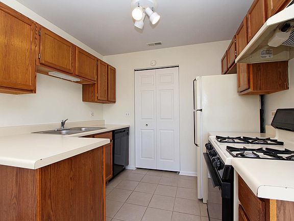 5th image of 325 Crestview Dr