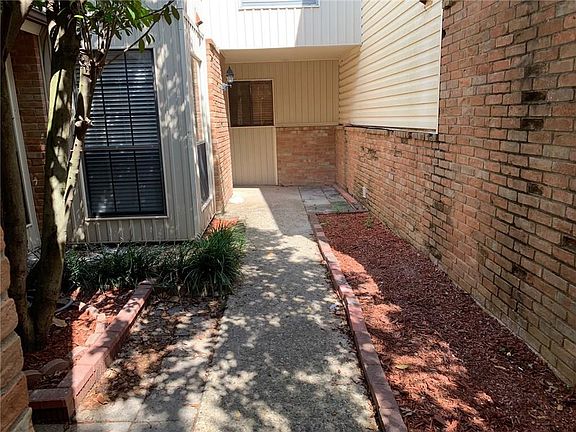 2nd image of 710 Carriage Way