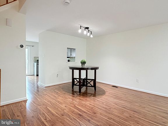 5th image of 9609 Clocktower Ln