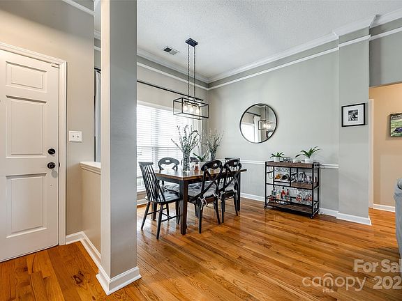 4th image of 814 Water Wheel Ct