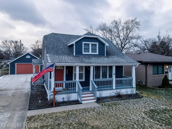 23306 Glenbrook St, Saint Clair Shores, MI 48082