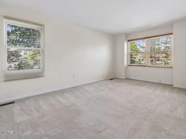 157 Northampton Dr — Photo 25