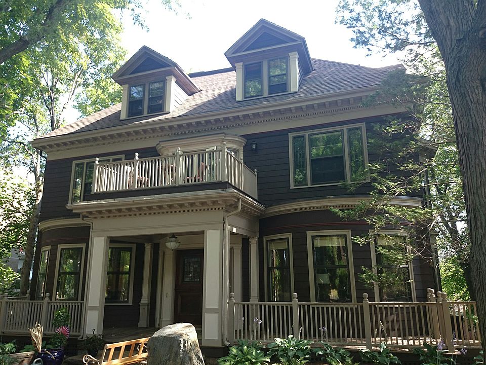 40 Gardner Rd Brookline Ma 02445 Zillow