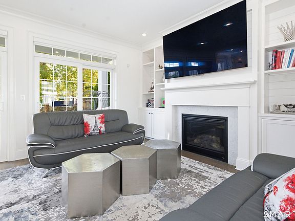 5th image of 159 Colonial Road #23