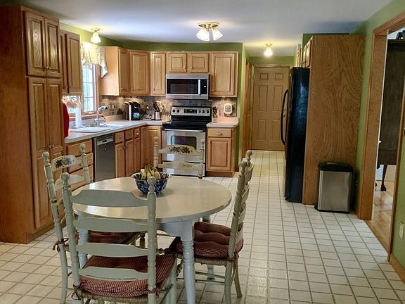 3rd image of 56 Britney Dr
