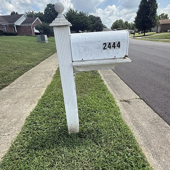 2444 Savannah Dr — Photo 2