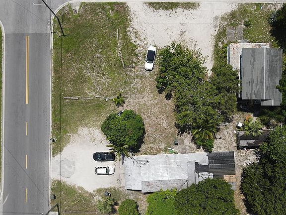 4th image of 916 Avenue H
