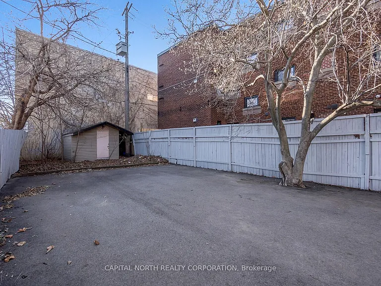 556 King St E #3 — Photo 22