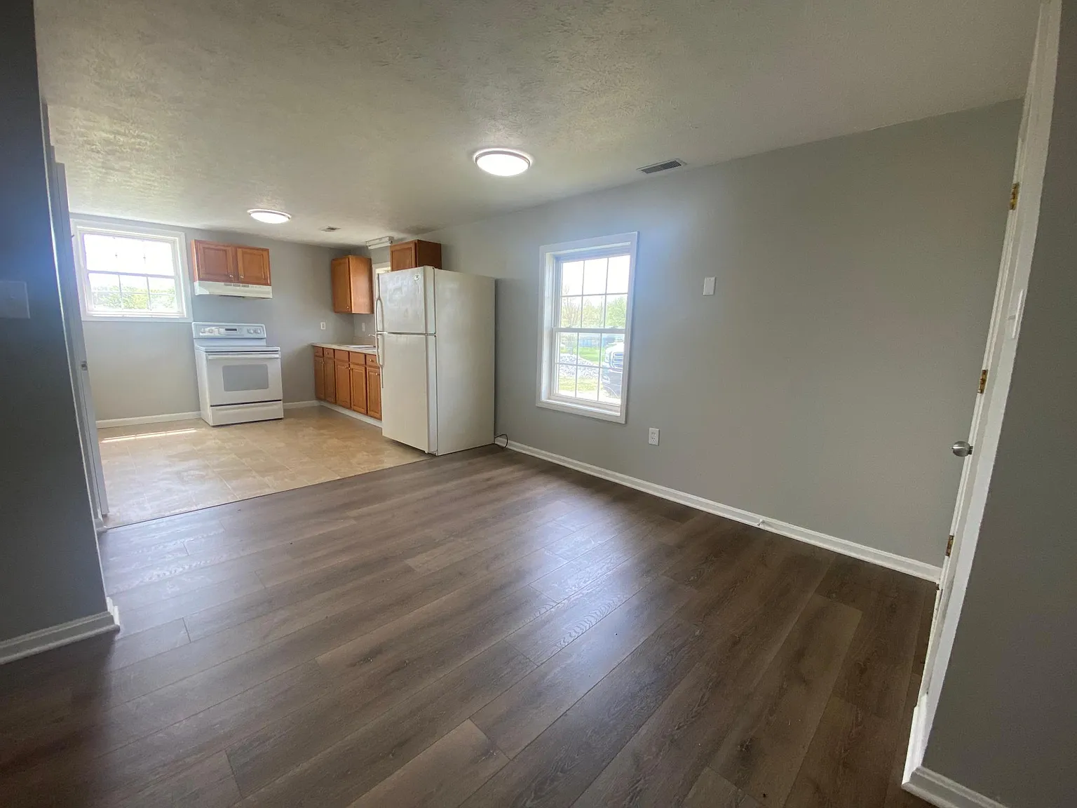 1 220 Circle View Dr — Photo 2