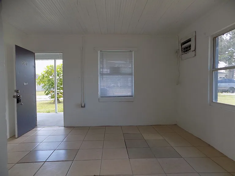 318 Pearl St — Photo 4