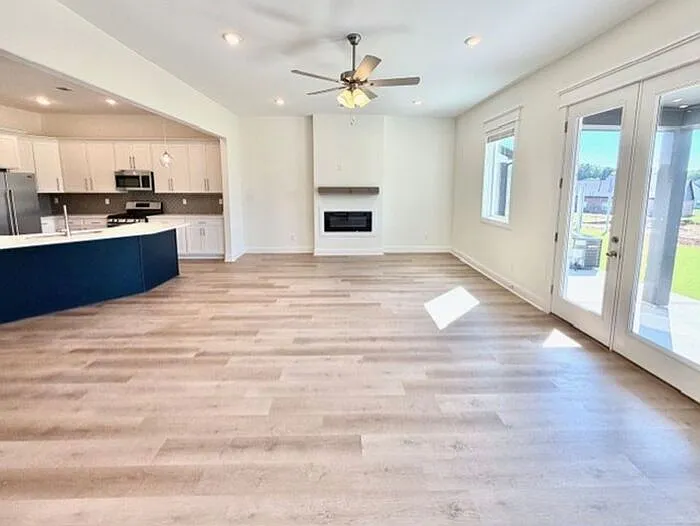 Building Photo - 4871 Chatelet Dr