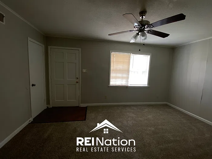 3 bed, 1.5 bath, 1200 sqft, $1,395 — Photo 2