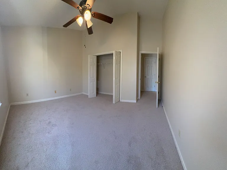 160 Wexford Dr #301 — Photo 29