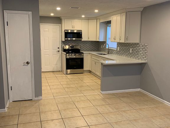 2nd image of 610 14th Ave NW APT B