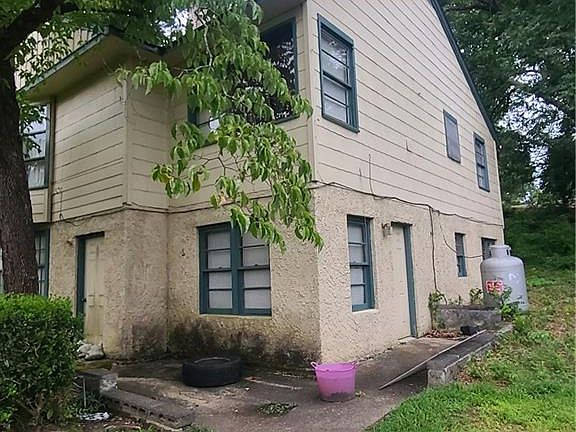 4th image of 209 Sunset Ave