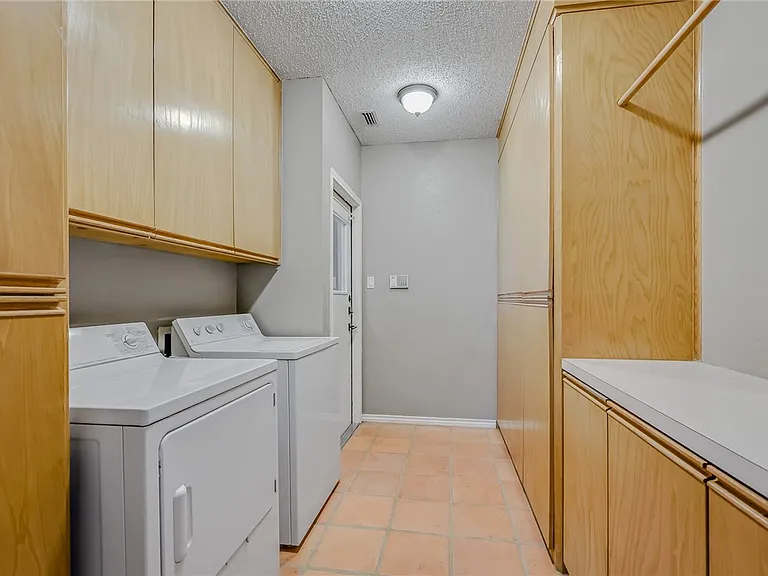 5917 Harvest Hill Rd — Photo 21