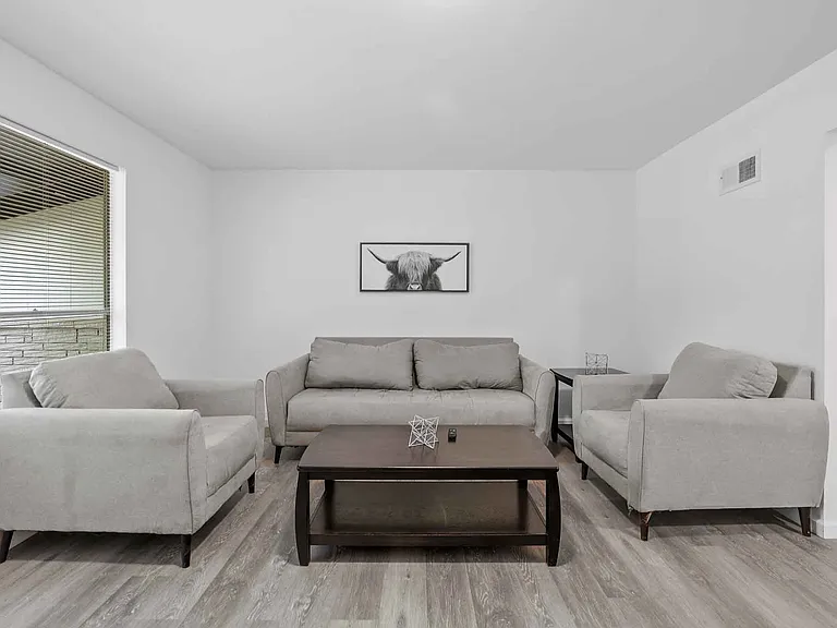 2633 Garham Dr — Photo 6