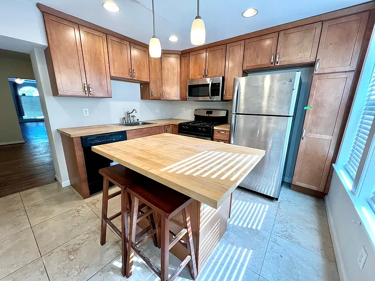1518 S Hanover St — Photo 7