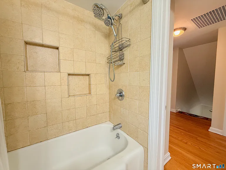 1657 Farmington Ave — Photo 5