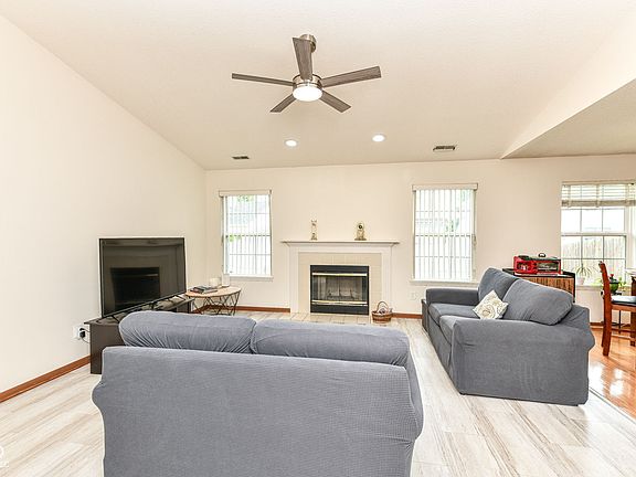5th image of 2275 Historic Oaks Blvd