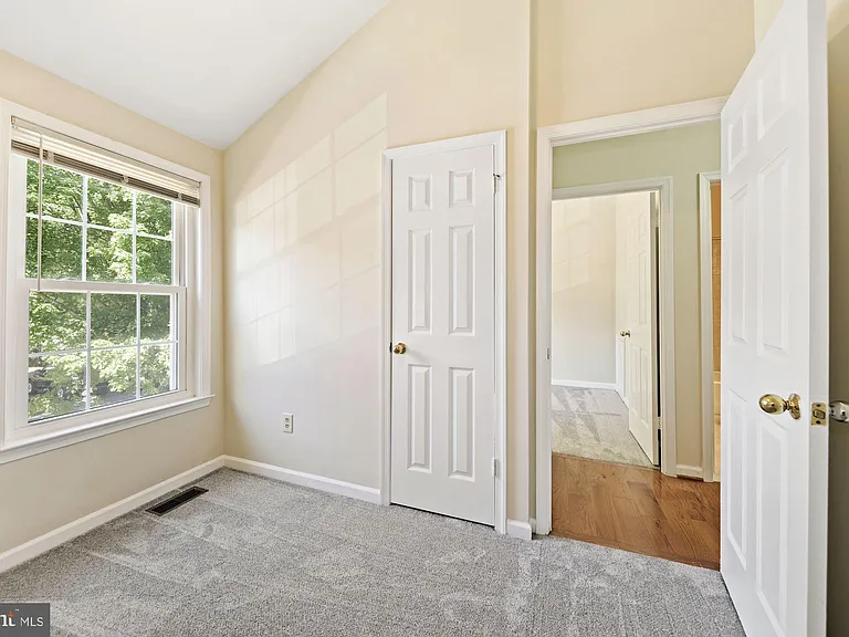 10511 Smithy Ct — Photo 15