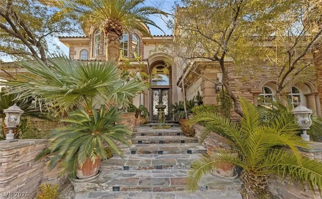 6 bed, 7.5 bath, 6458 sqft, $9,995 — Photo 3