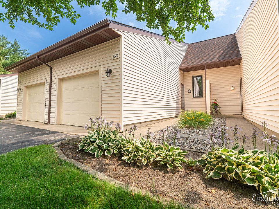 1st image of 2746 Stonebluff Dr SW #102