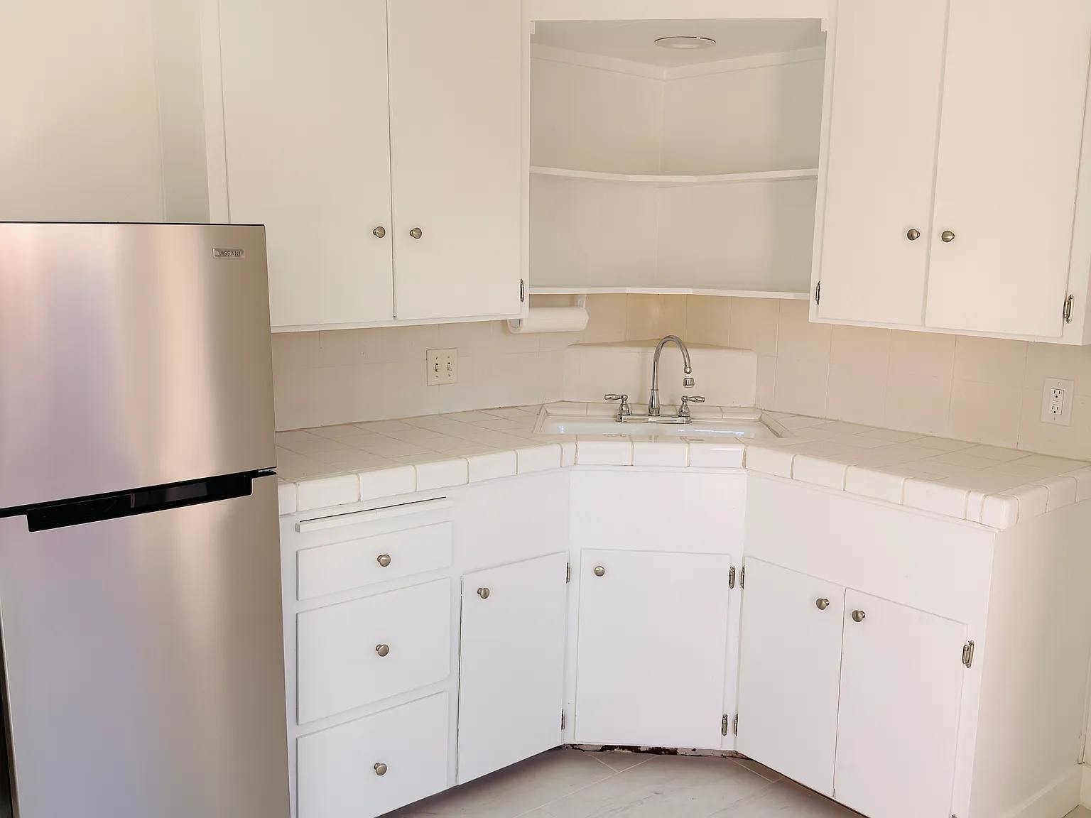 Studio, 320 sqft, $2,100 — Photo 3